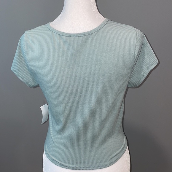 NWT Rusched Crop Tshirt! - Picture 3 of 5